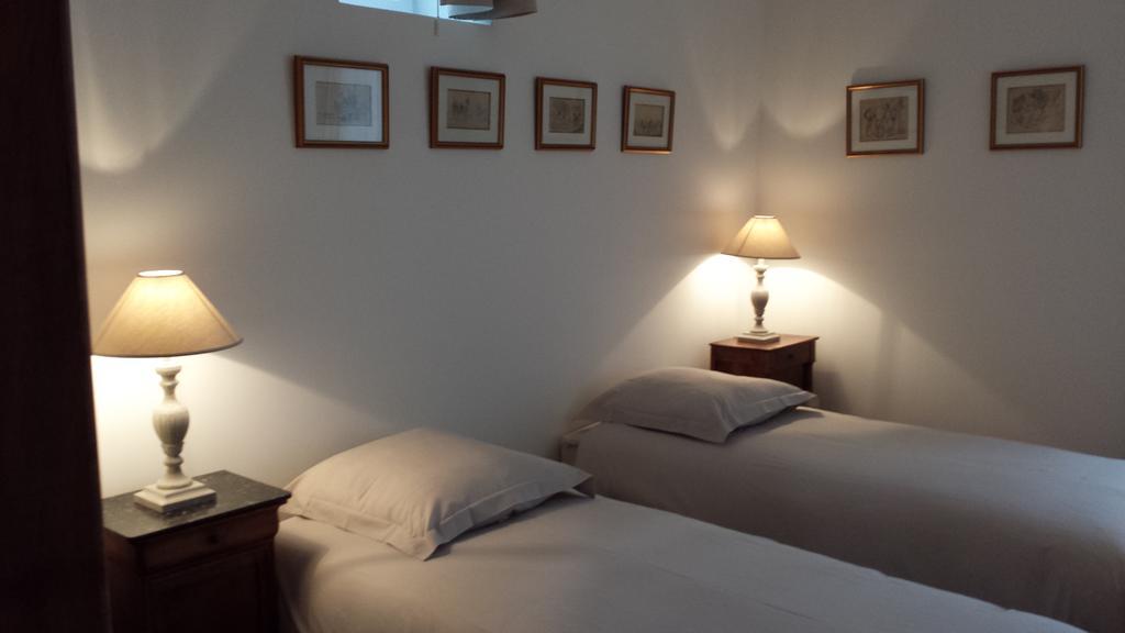 Gite Du Valambourg โอแวร์-ซู-รวส ภายนอก รูปภาพ